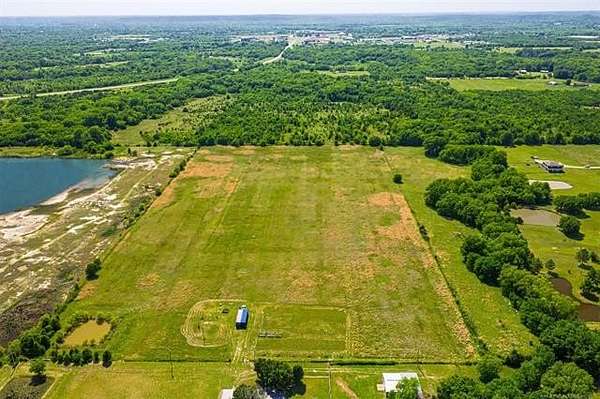 29.3 Acres of Agricultural & Residential Land for Sale in Okmulgee, Oklahoma
