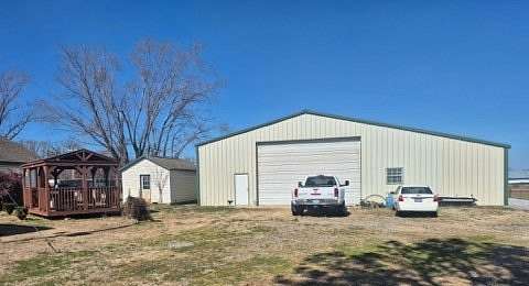 2 Acres of Land with Home for Lease in Colcord, Oklahoma