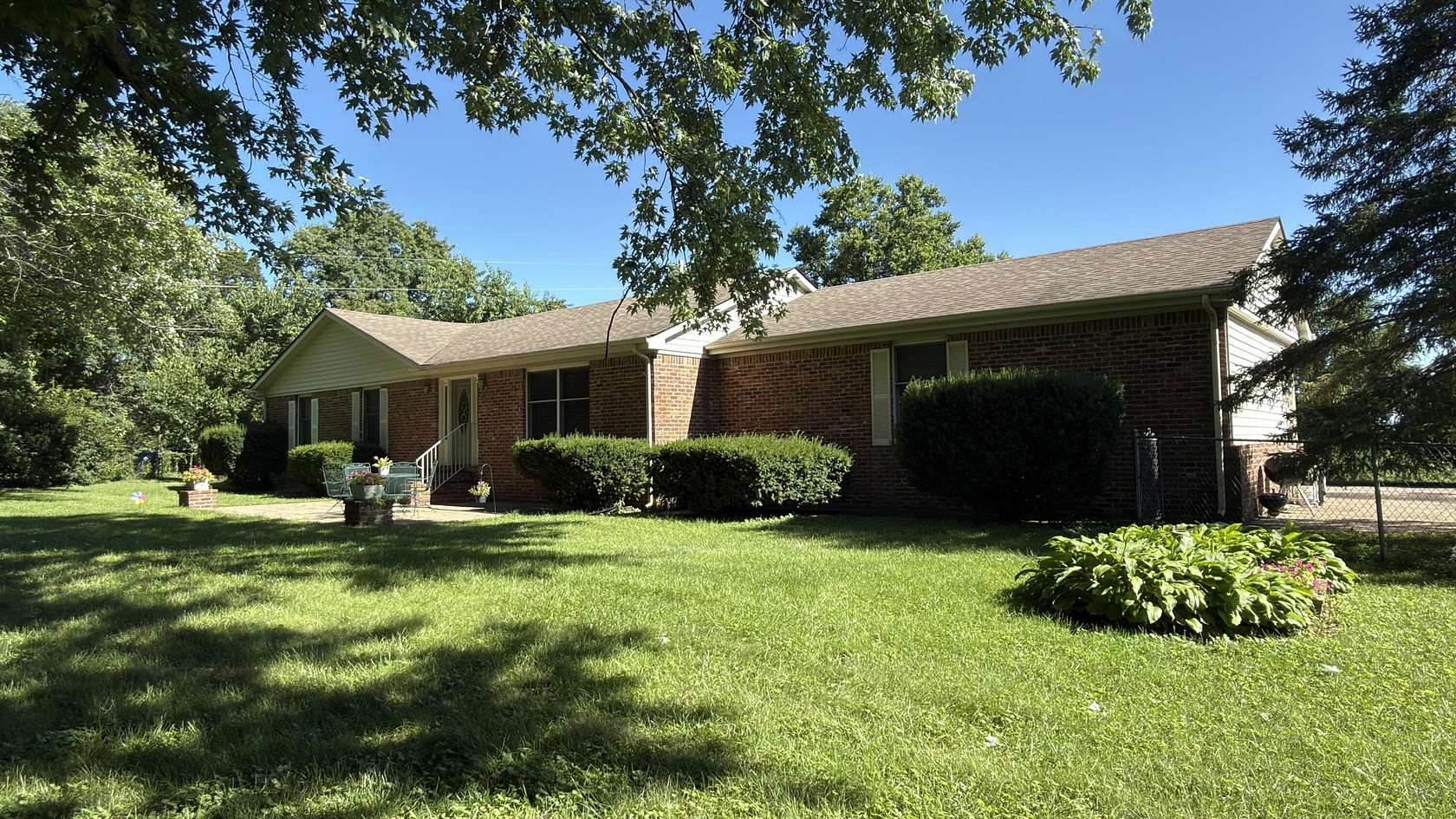 10.7 Acres of Land with Home for Sale in Berea, Kentucky