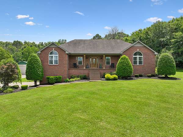 7 Acres of Land with Home for Sale in Lebanon, Tennessee