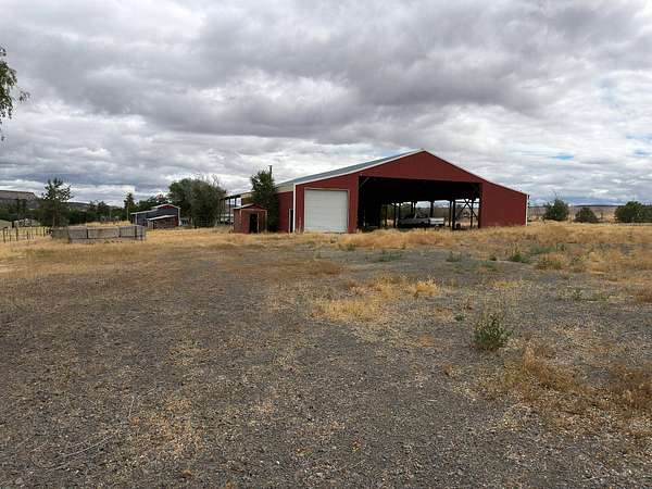 148 Acres of Land for Sale in Madras, Oregon