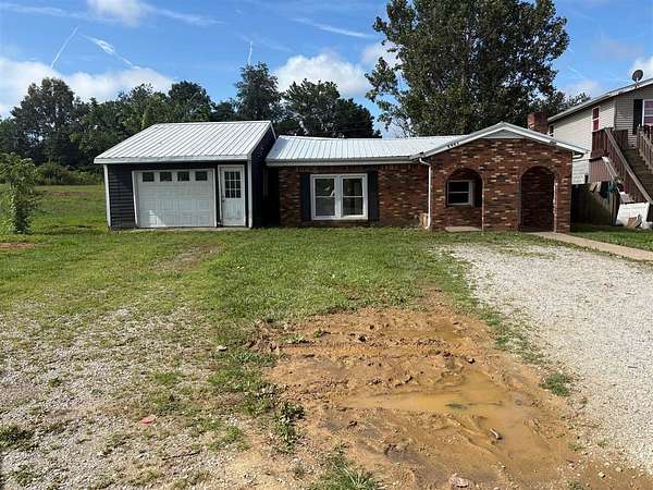 1.53 Acres of Land with Home for Sale in Bowling Green, Kentucky