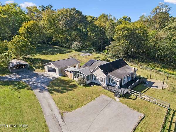7 Acres of Land with Home for Sale in Powell, Tennessee