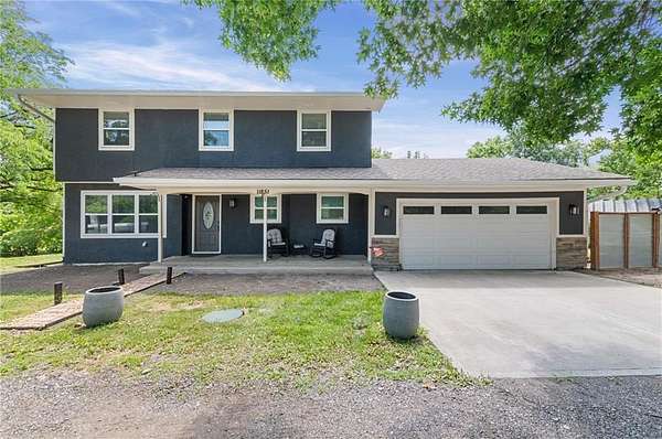 2.5 Acres of Land with Home for Sale in Kansas City, Kansas