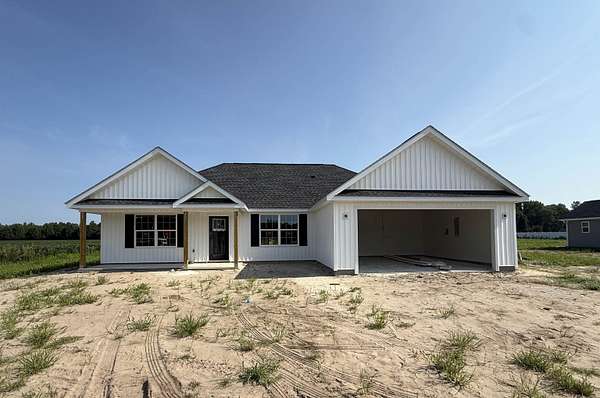 1.63 Acres of Land with Home for Sale in Loris, South Carolina
