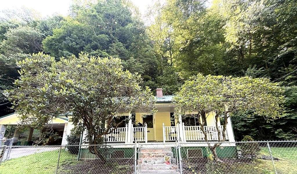 4 Acres of Land with Home for Sale in McAndrews, Kentucky