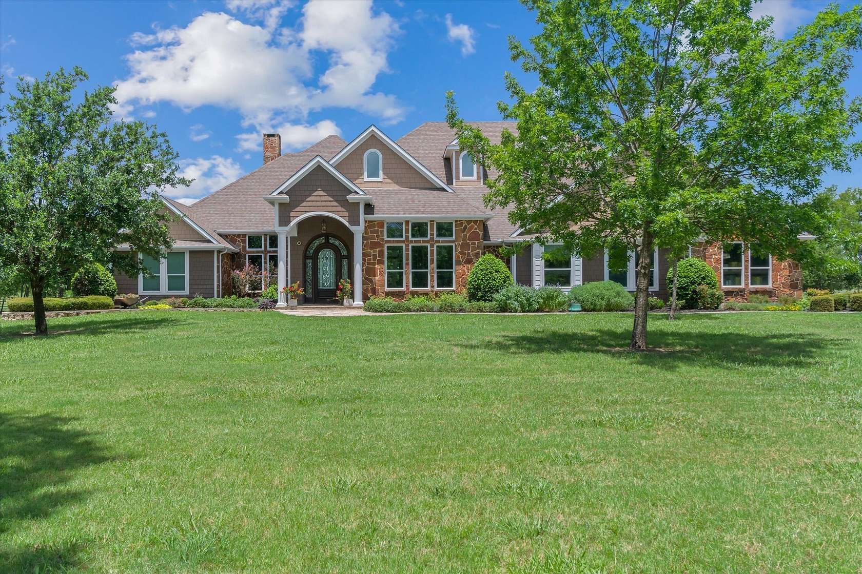 25 Acres of Land with Home for Sale in Kaufman, Texas