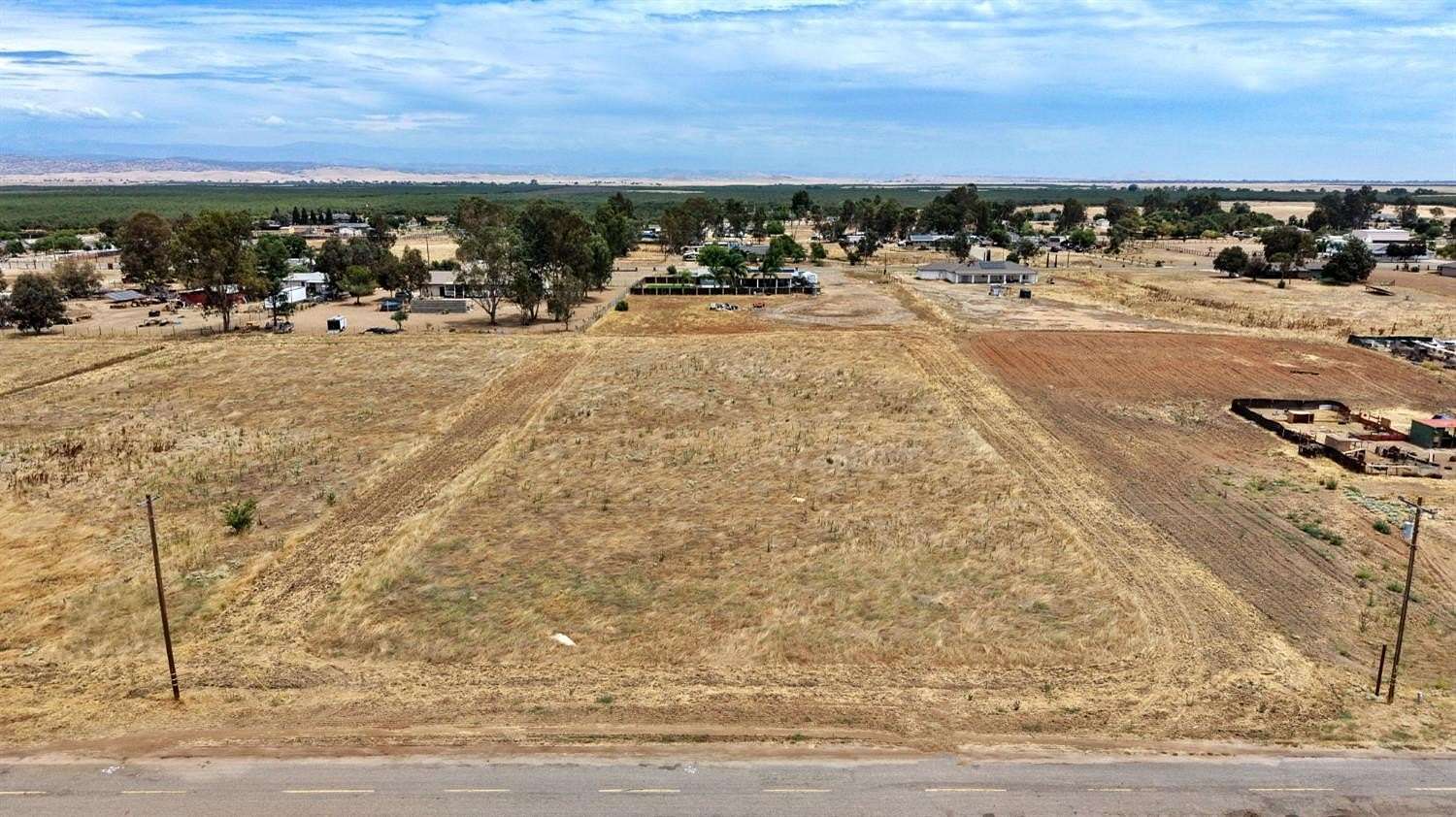2 Acres of Residential Land for Sale in Madera, California
