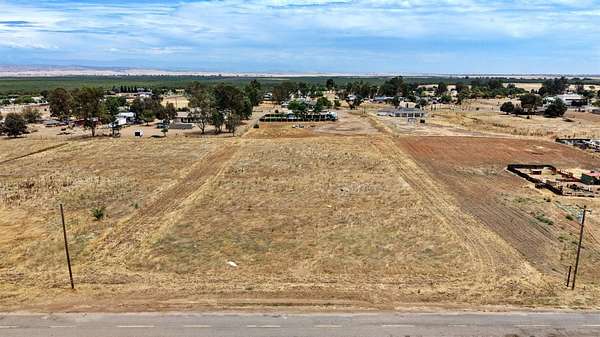 2 Acres of Residential Land for Sale in Madera, California