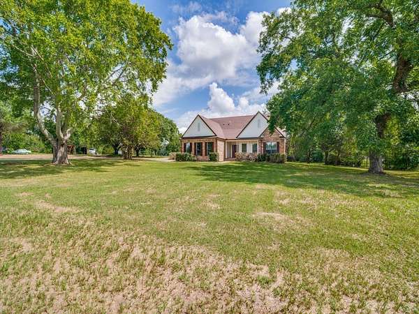 4.84 Acres of Land with Home for Sale in Fruitvale, Texas