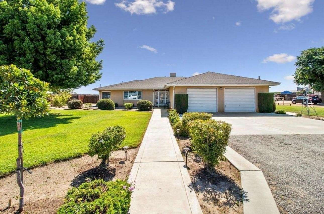 9.63 Acres of Land with Home for Sale in Fresno, California