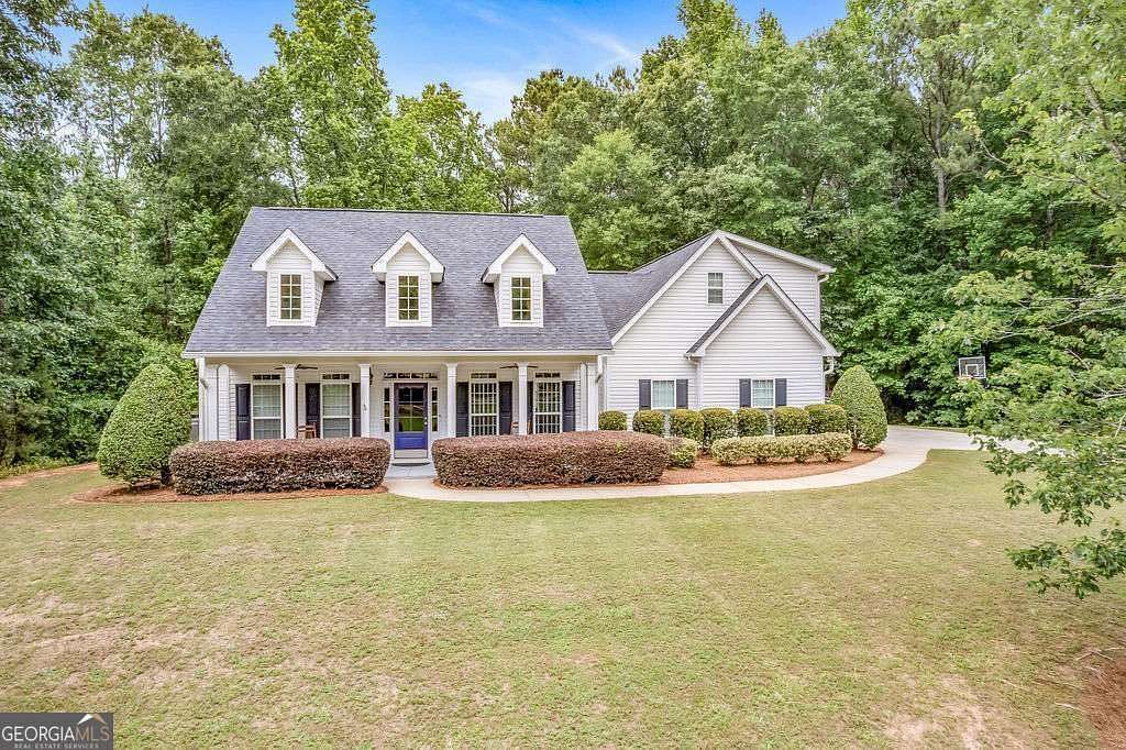 1.6 Acres of Land with Home for Lease in Newnan, Georgia