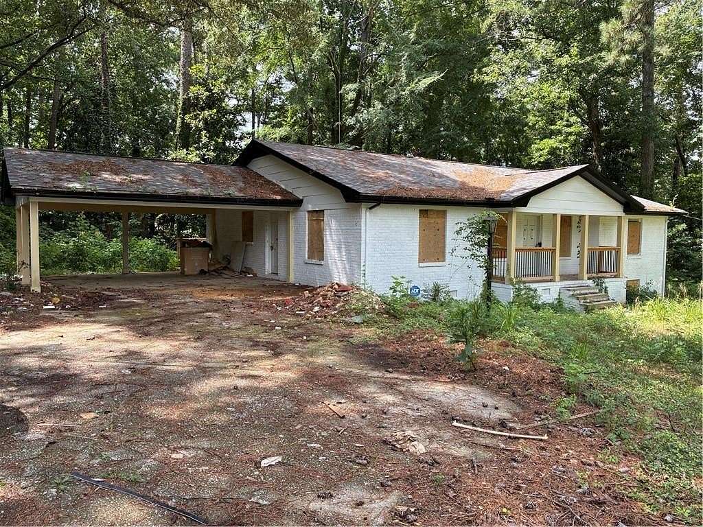 2.75 Acres of Land with Home for Sale in Stone Mountain, Georgia