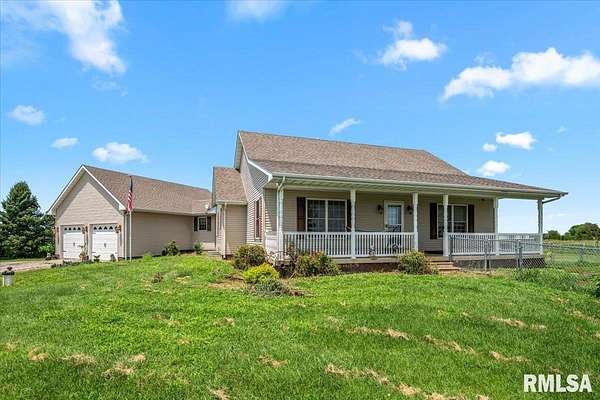10.4 Acres of Land with Home for Sale in Williamsville, Illinois