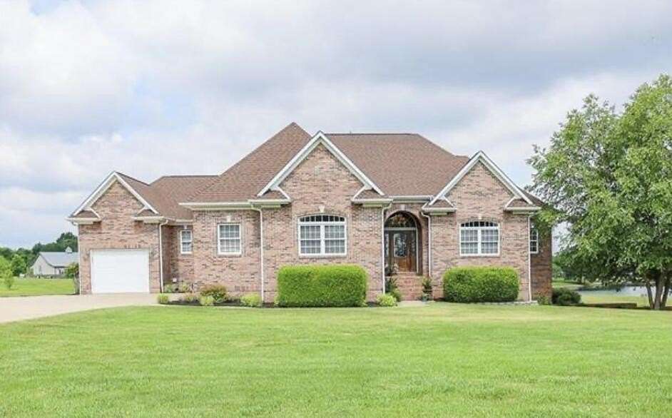 1.71 Acres of Land with Home for Sale in Paducah, Kentucky