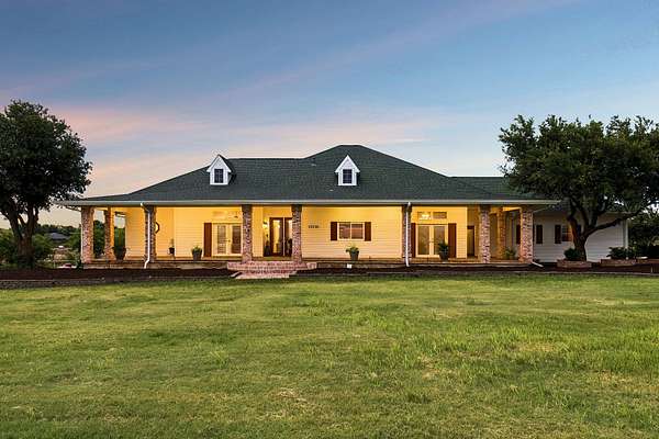 2.48 Acres of Land with Home for Sale in Fort Worth, Texas