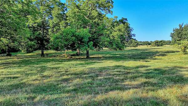 27 Acres of Land for Sale in Gainesville, Texas