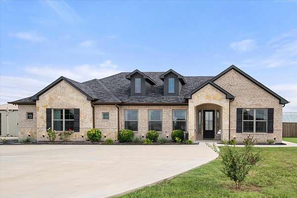 2 Acres of Land with Home for Sale in Ennis, Texas