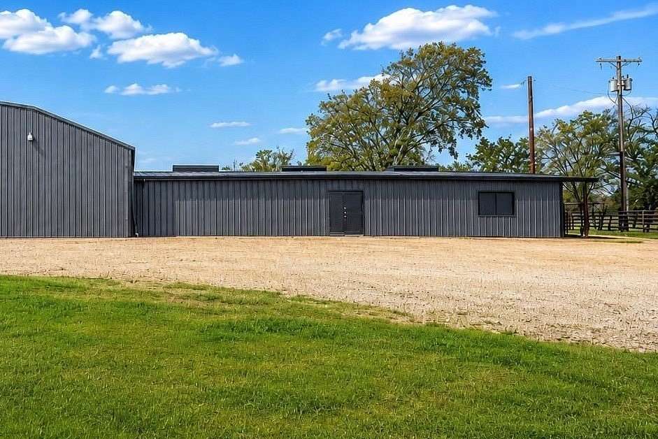 1.6 Acres of Mixed-Use Land for Sale in Quinlan, Texas