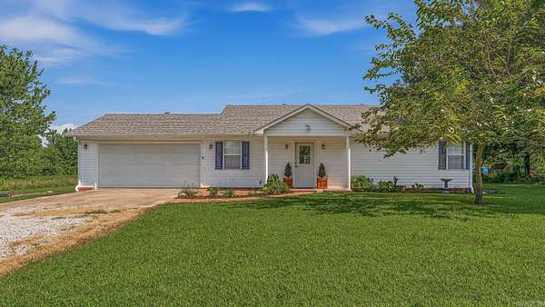 3.2 Acres of Land with Home for Sale in Paragould, Arkansas