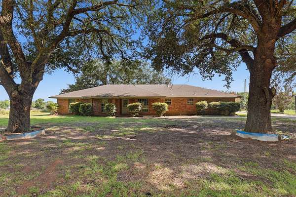 4 Acres of Land with Home for Sale in Mount Pleasant, Texas