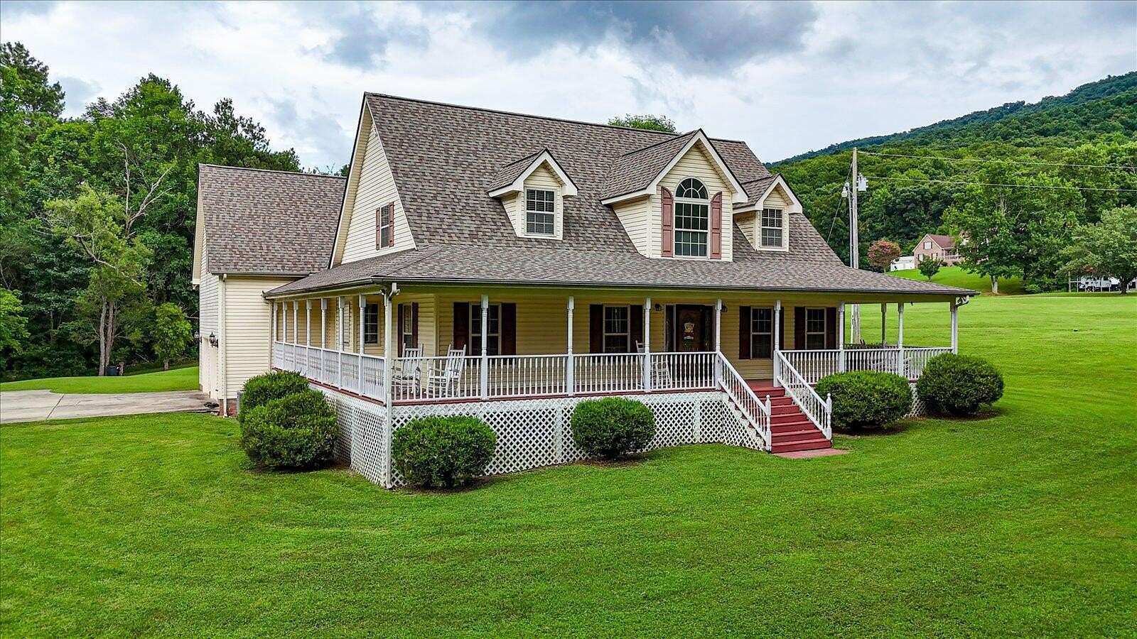 2.88 Acres of Land with Home for Sale in Whitwell, Tennessee