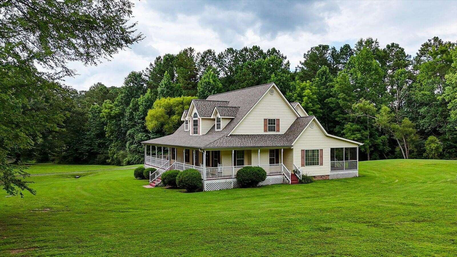 2.88 Acres of Land with Home for Sale in Whitwell, Tennessee