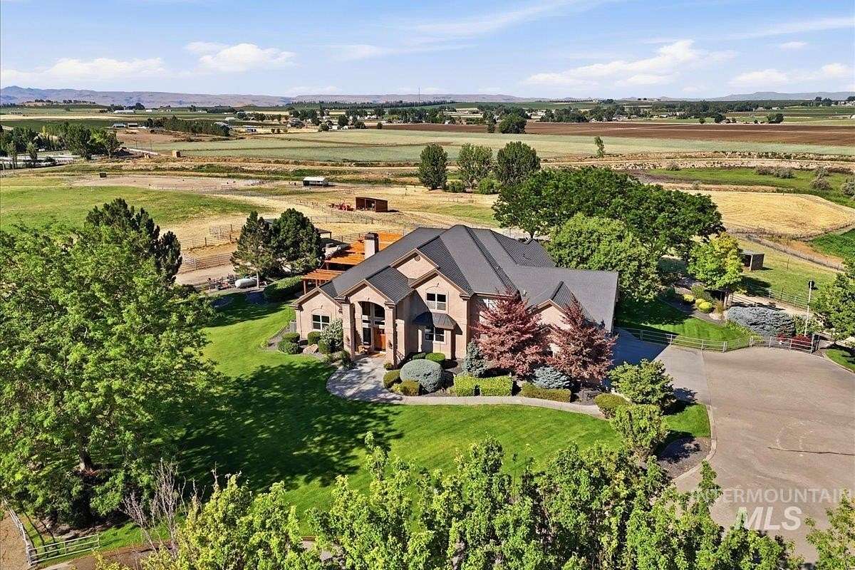 9.62 Acres of Land with Home for Sale in Caldwell, Idaho