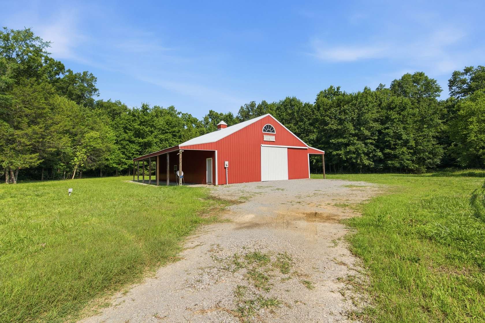 40 Acres of Land for Sale in Columbia, Tennessee