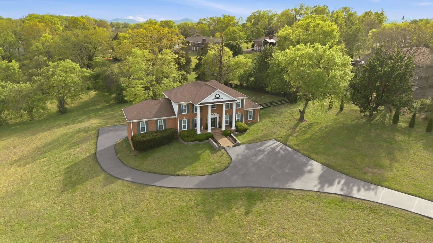 2.42 Acres of Land with Home for Sale in Brentwood, Tennessee