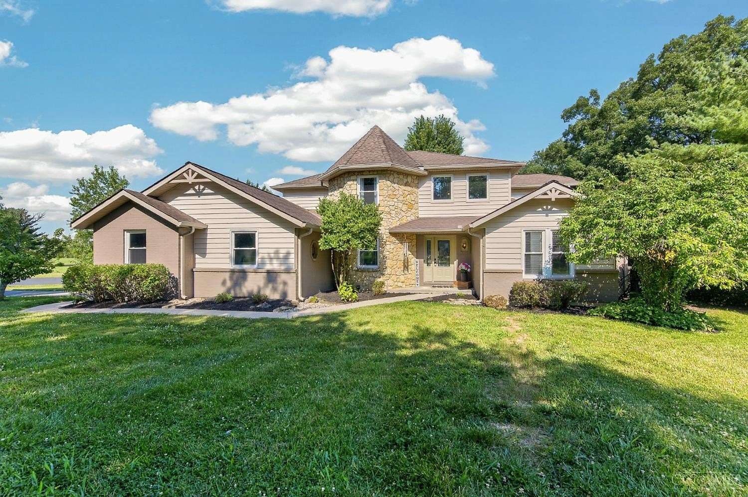 5.22 Acres of Land with Home for Sale in Liberty Township, Ohio