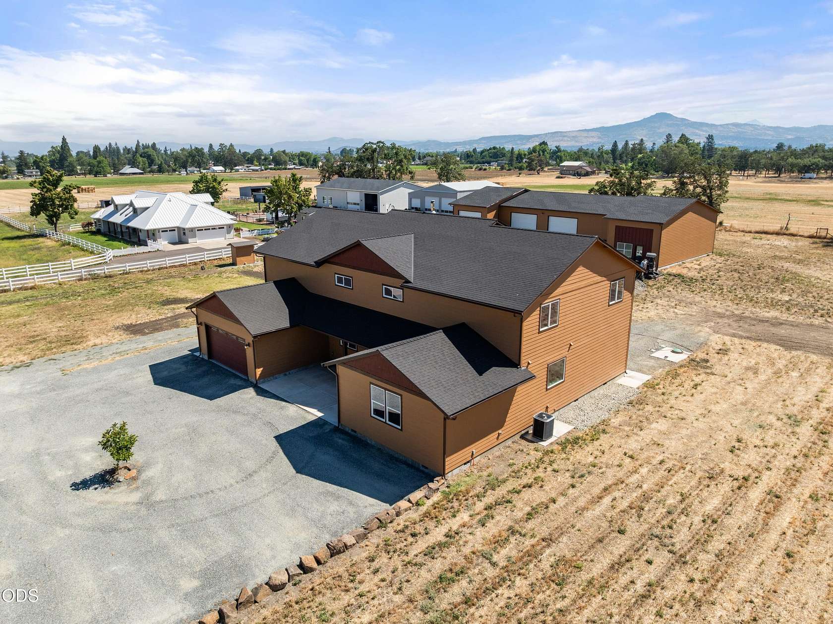 5 Acres of Land with Home for Sale in Medford, Oregon