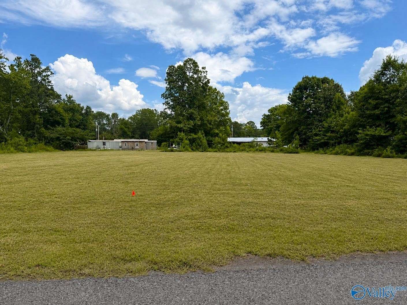 0.93 Acres of Land for Sale in Cedar Bluff, Alabama