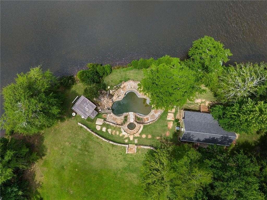 92.3 Acres of Recreational Land with Home for Sale in Dry Branch, Georgia