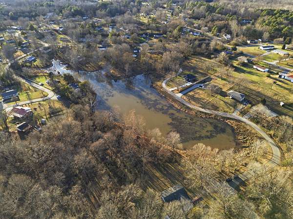 7.46 Acres of Residential Land for Sale in Burns, Tennessee