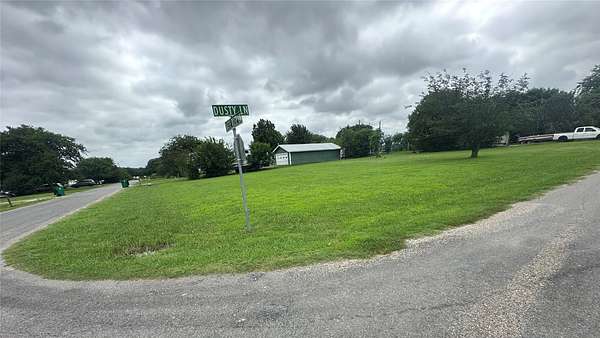 0.53 Acres of Residential Land for Sale in Southmayd, Texas