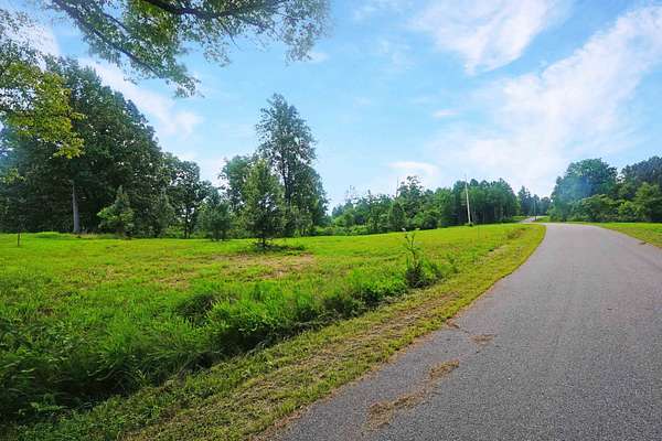 5 Acres of Land for Sale in Indian Mound, Tennessee