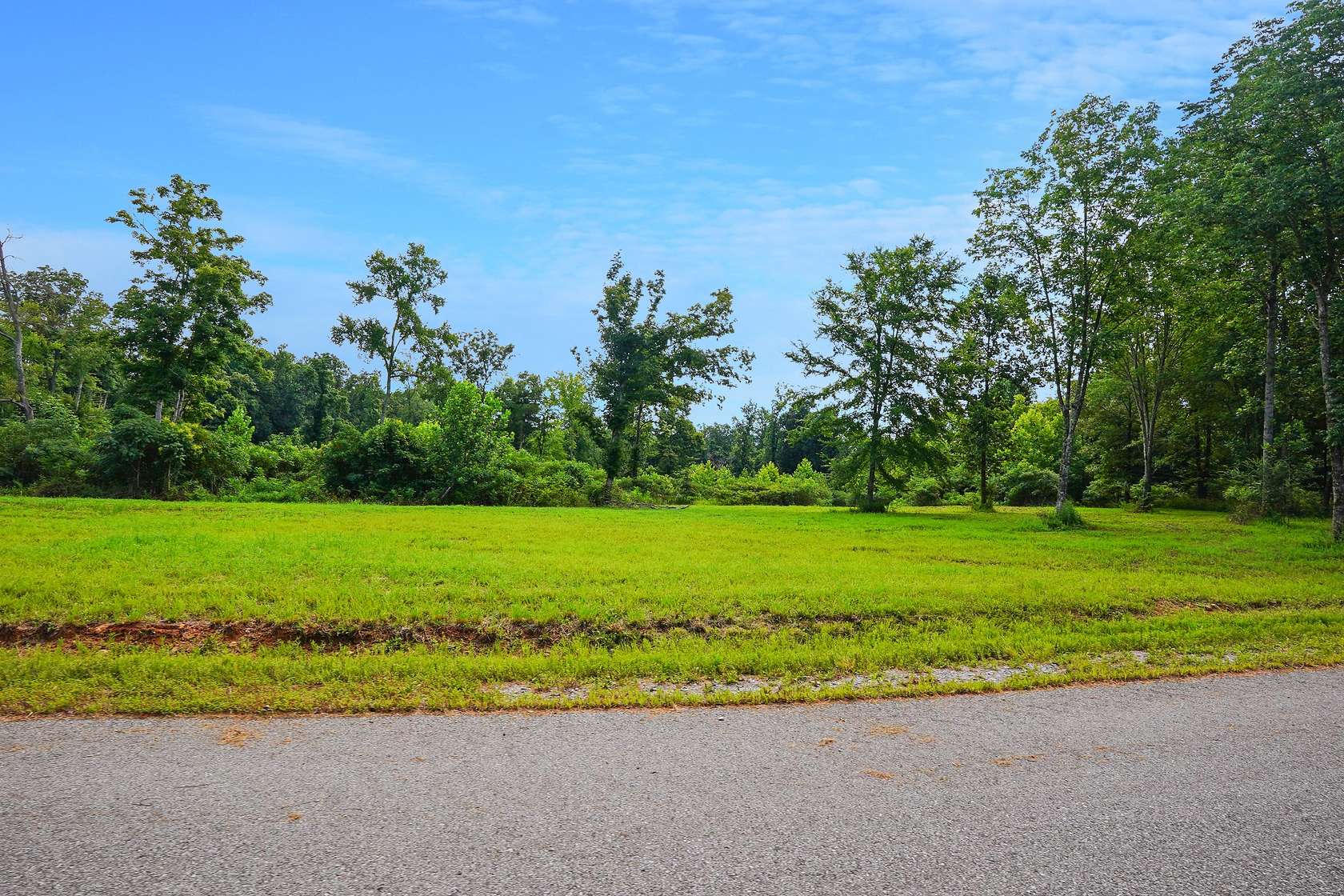 5.37 Acres of Residential Land for Sale in Indian Mound, Tennessee