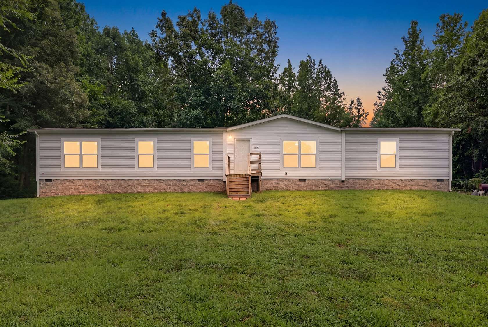 10.7 Acres of Land with Home for Sale in Dover, Tennessee