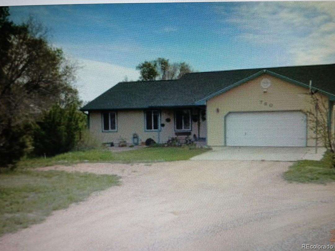 2.5 Acres of Land with Home for Sale in Penrose, Colorado