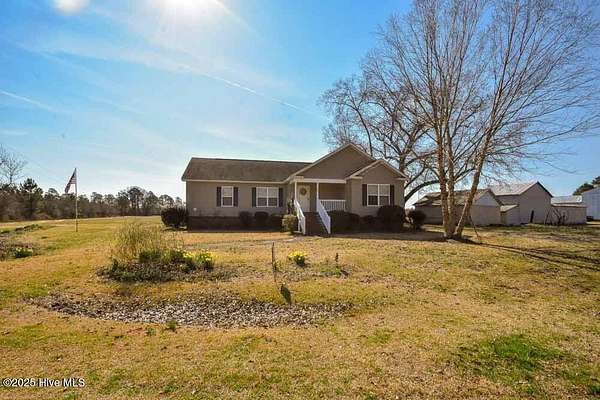 21 Acres of Land with Home for Lease in Farmville, North Carolina