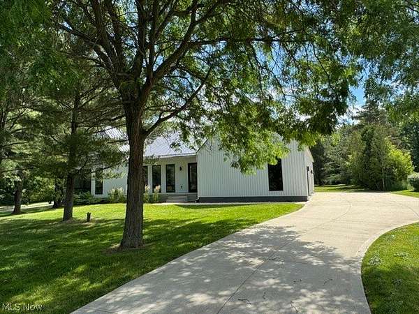 5 Acres of Land with Home for Lease in Russell Township, Ohio