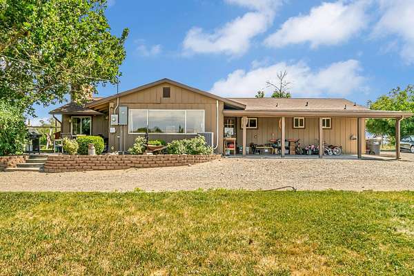 5 Acres of Land with Home for Sale in Grand Junction, Colorado