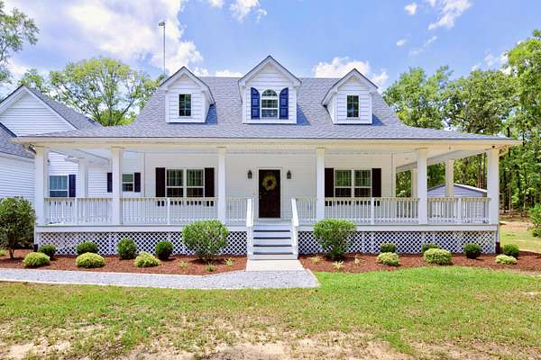 1.5 Acres of Land with Home for Sale in Elloree, South Carolina