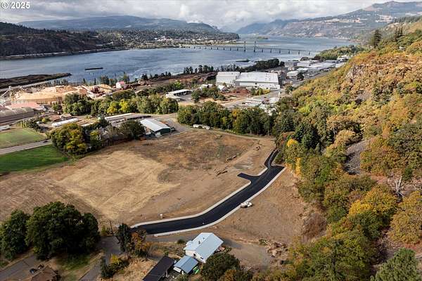 0.12 Acres of Residential Land for Sale in Bingen, Washington