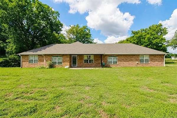 5.65 Acres of Land with Home for Sale in Morris, Oklahoma