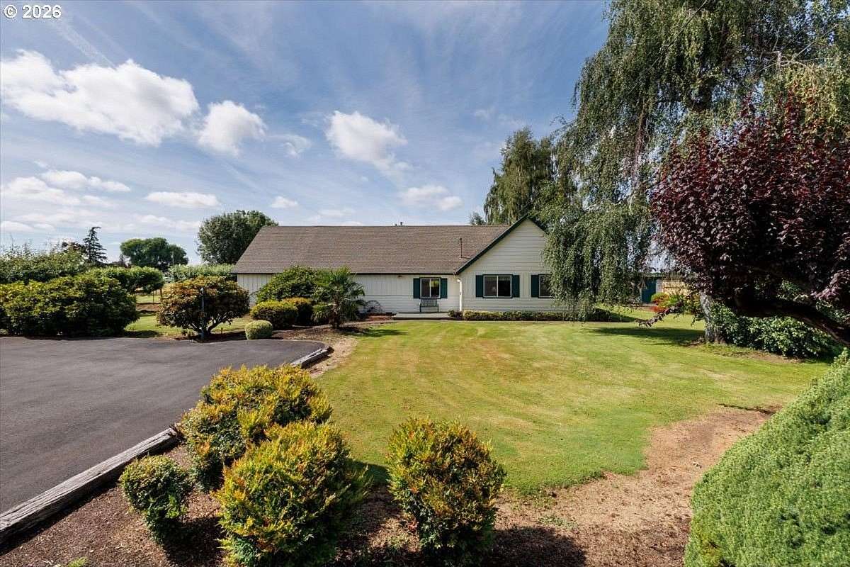 6.84 Acres of Land with Home for Sale in Aurora, Oregon