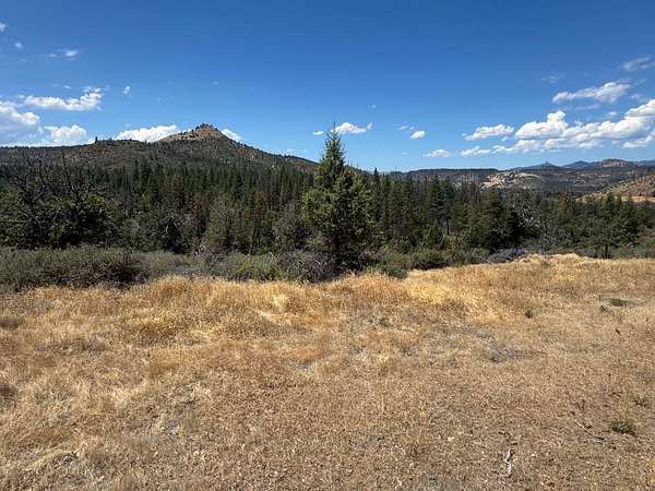2.5 Acres of Land for Sale in Montague, California