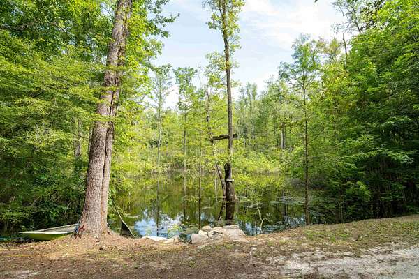 15 Acres of Recreational Land with Home for Sale in Crawfordville, Florida