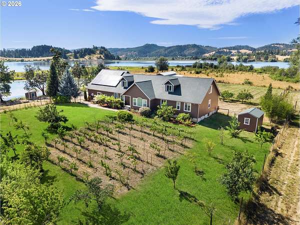 10.4 Acres of Land with Home for Sale in Sutherlin, Oregon